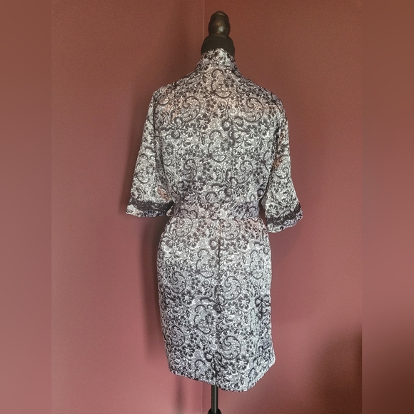 Silky Robe with Lace Trims, Like New - Picture 4 of 9